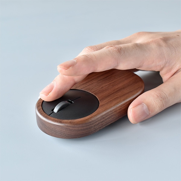 天然木が目を引くコンパクトなワイヤレスマウス「Mouse Wireless」