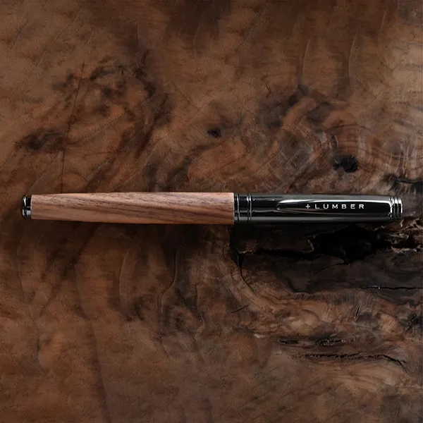 ウォールナットの木製ボールペン