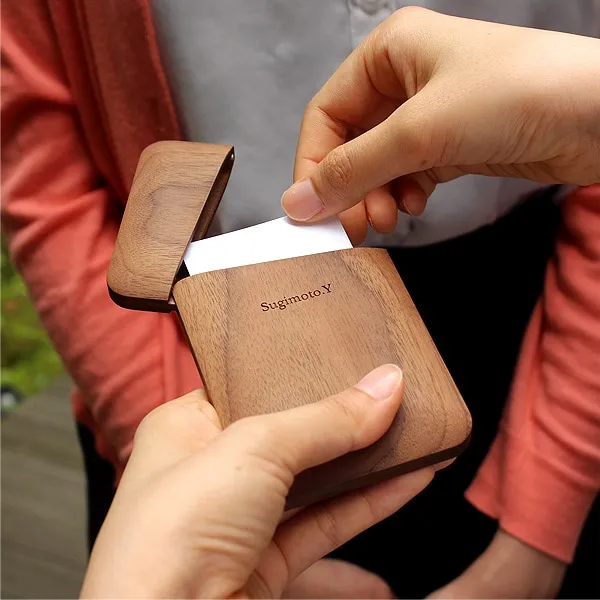 名入れ出来る木製名刺入れ