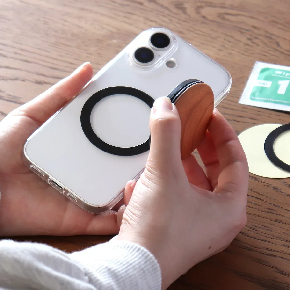 MagSafe非対応機種でも付属のメタルリングを使用可能