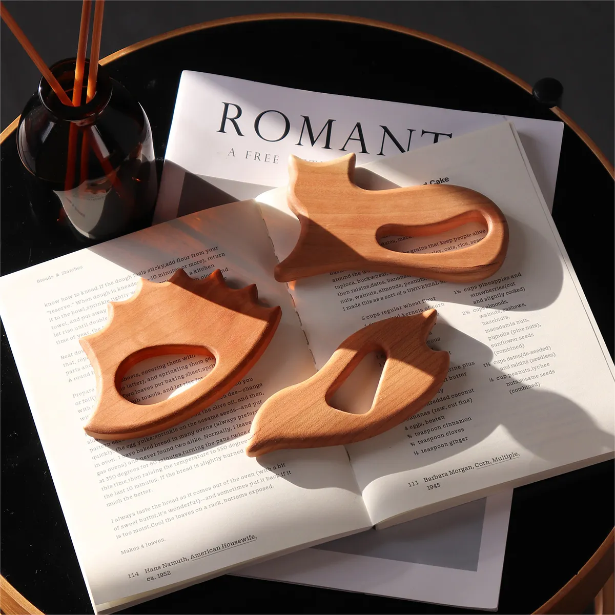 木ならではのやわらかな肌触りが魅力の木製かっさ