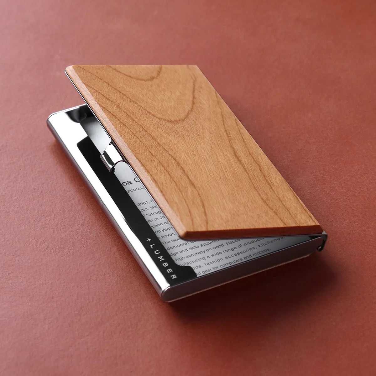 木製名刺入れが選ばれる理由と他ノベルティとの違い