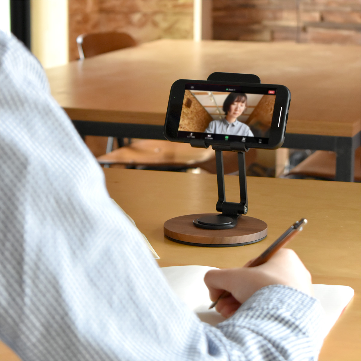 リモート会議など、ワークスタイルに合わせて