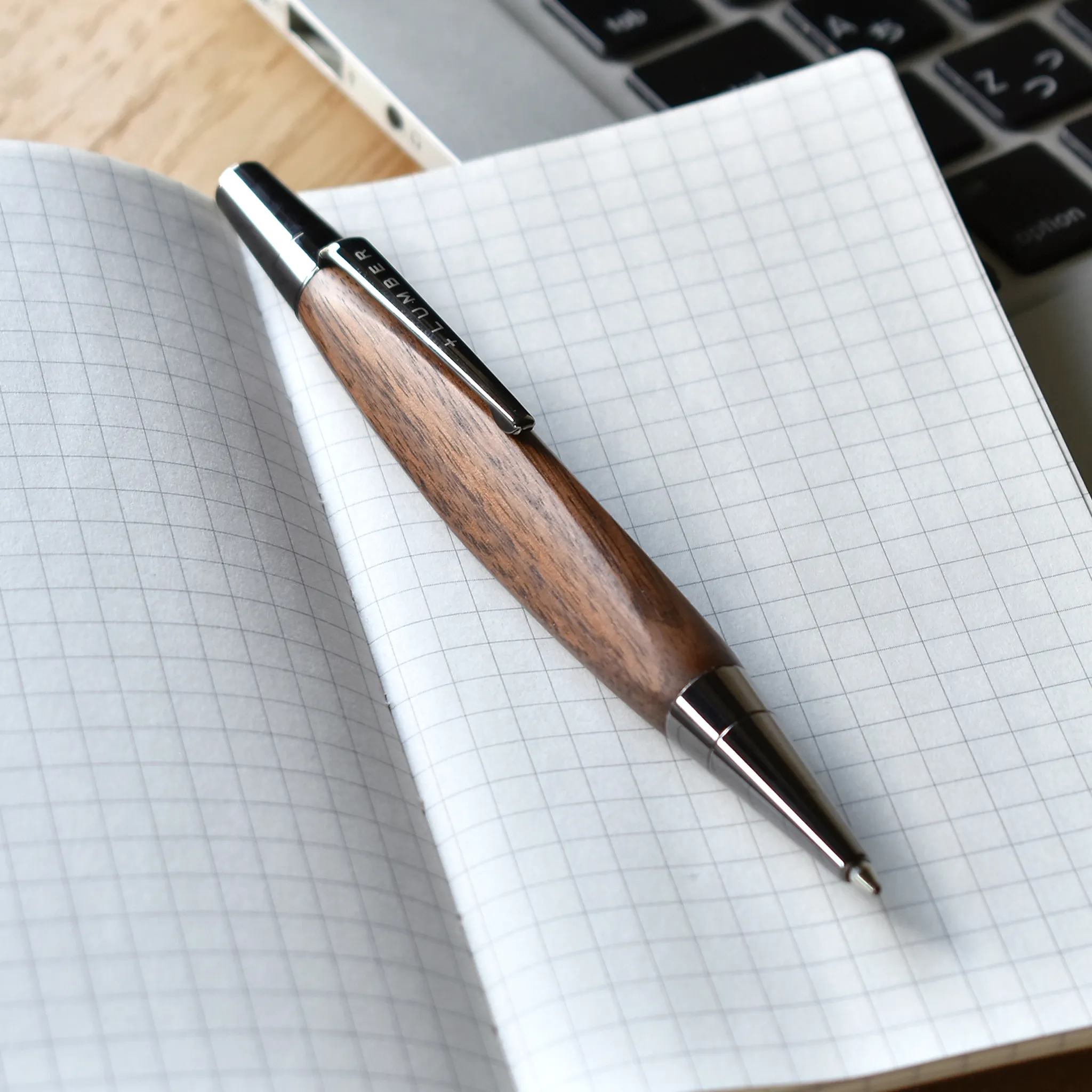 ウォールナットのボールペン