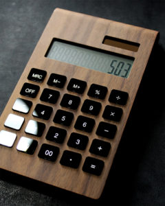 12桁表示の木製ソーラー電卓