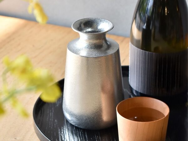 錫の徳利と天然木のお猪口セット「Sake Set」