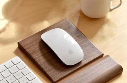 自分のスタイルに合わせられる フレキシブルな木製マウスパッド「Mouse Pad」