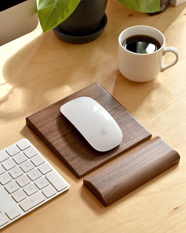 自分のスタイルに合わせられる フレキシブルな木製マウスパッド「Mouse Pad」