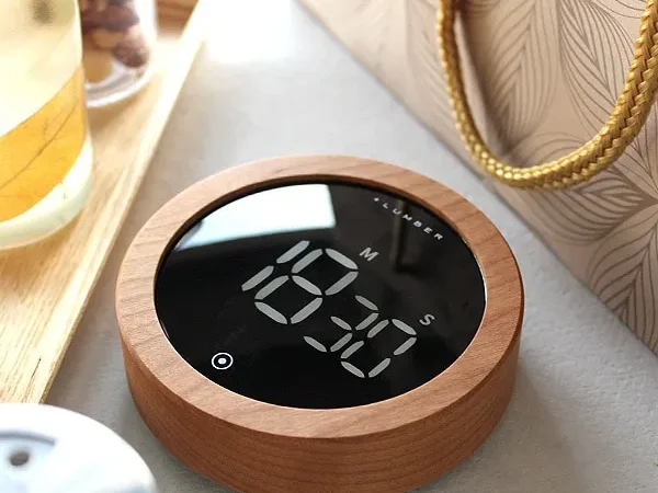 暗闇でも使えるLEDライトのダイヤルタイマー「DIGITAL DIAL TIMER」