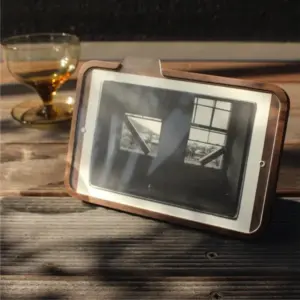 手軽に写真を交換できるフォトスタンド