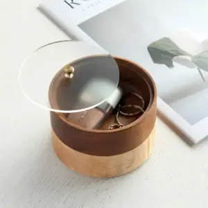 木部は銘木メープル・ウォールナットから、アクリル蓋は全6色からお好きな組み合わせがお選びいただけます。