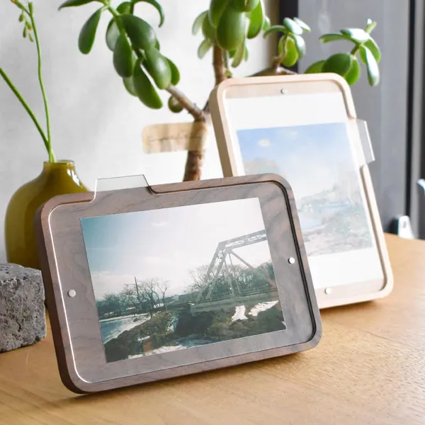 手軽に写真を交換できるフォトスタンド・フレーム「PhotoStand