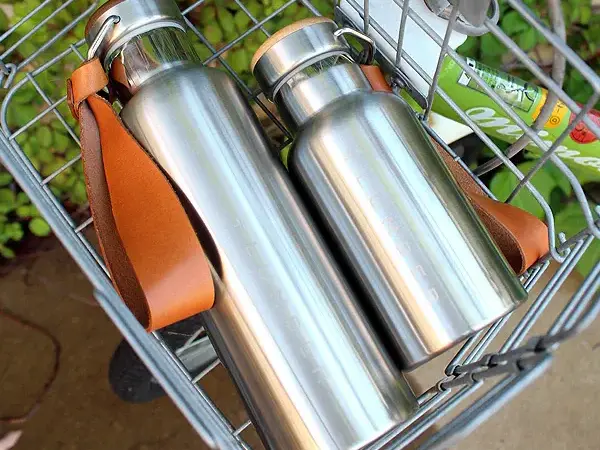 ステンレス素材に銘木をプラスした サーモボトル