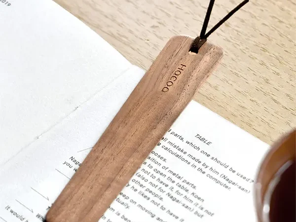 新たな門出に「栞（しおり）」を添えて