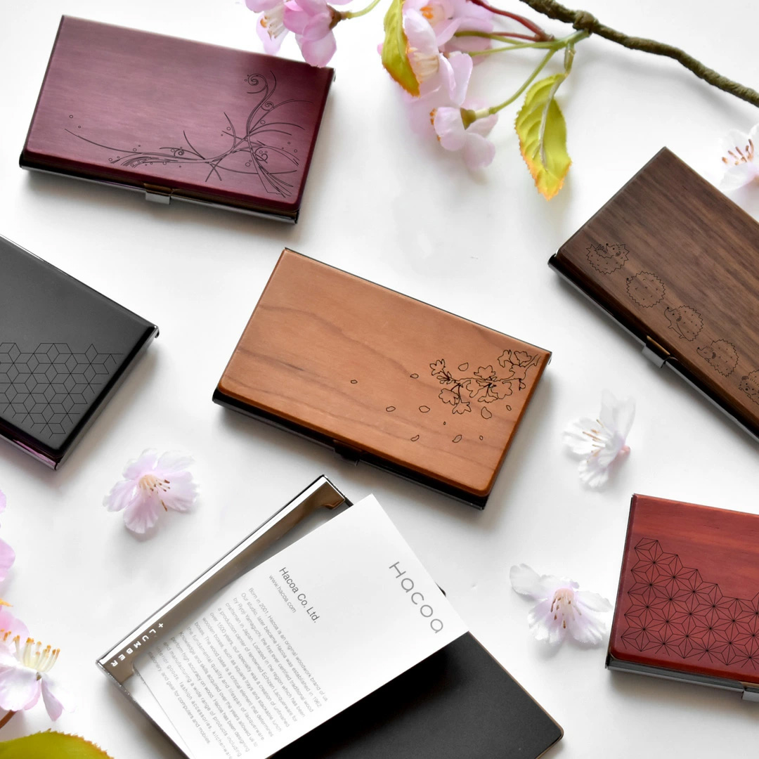 社内向けノベルティとしてカードケースを配布