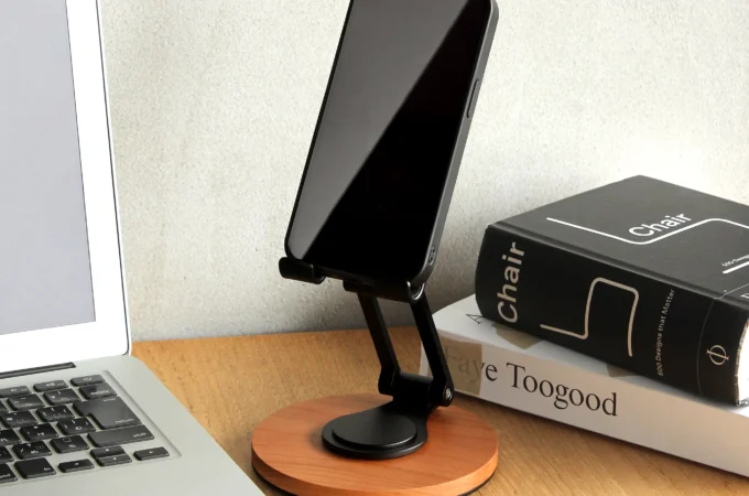 おしゃれな木製スマホスタンド